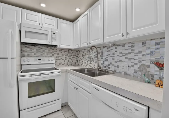 Photo 3 of Condo for sale at 591 Fanshaw O, Boca Raton, FL 33434 | MLS# B26077588 | Listing updated on 2026-10-10