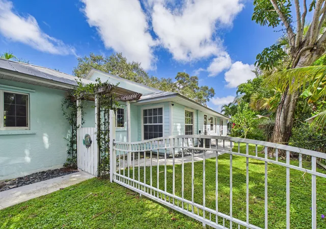 Photo 3 of Single family home for sale at 3679 SW Saint Lucie Shrs Dr, Palm City, FL 34990 | MLS# B26077629 | Listing updated on 2026-10-07