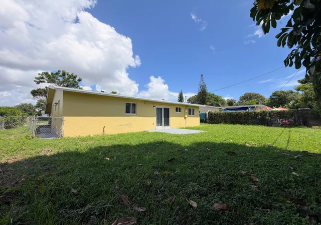 Photo 3 of Single family home for sale at 2530 Nw 26th Court, Oakland Park, FL 33311 | MLS# B26077734 | Listing updated on 2026-10-05