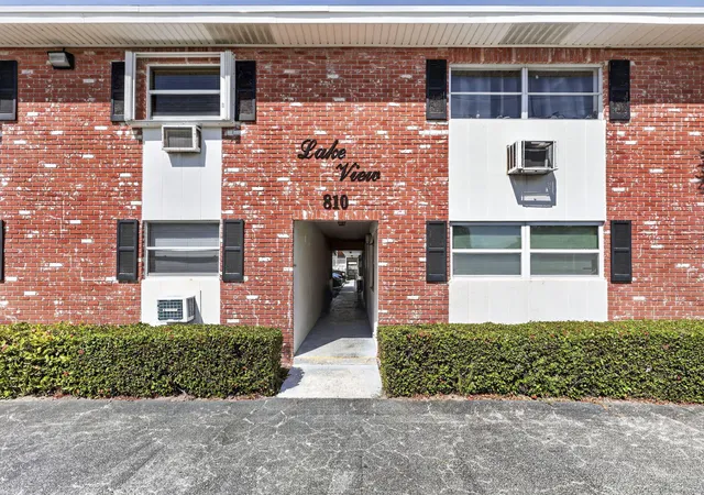 Photo 3 of Condo for sale at 810 Lake Shore Dr #25, West Palm Beach, FL 33403 | MLS# B26077781 | Listing updated on 2026-10-09