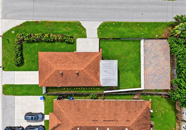 Photo 2 of Single family home for sale at 603 N Broadway, Lantana, FL 33462 | MLS# B26077902 | Listing updated on 2026-10-10