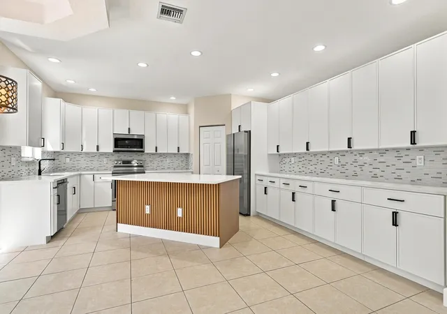 Single family home for sale at 2956 Shaughnessy Dr, Wellington, FL 33414 | MLS# B26077930
