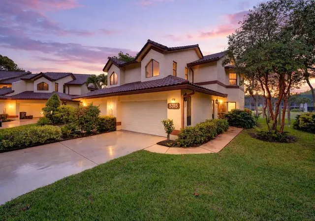 Townhouse for sale at 5315 10th Fairway Dr #2, Delray Beach, FL 33484 | MLS# B26077931