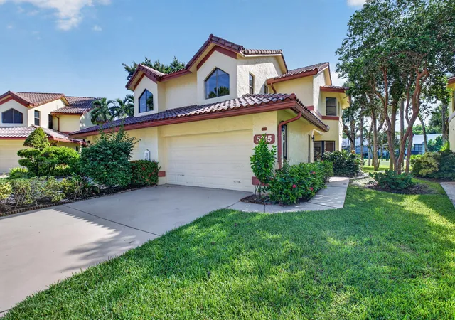 Photo 2 of Townhouse for sale at 5315 10th Fairway Dr #2, Delray Beach, FL 33484 | MLS# B26077931 | Listing updated on 2026-10-10