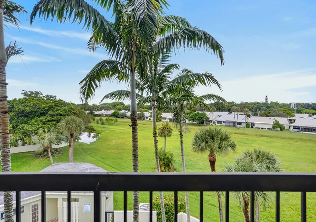 Photo 3 of Condo for sale at 6463 La Costa Dr #402, Boca Raton, FL 33433 | MLS# B26077956 | Listing updated on 2026-10-01