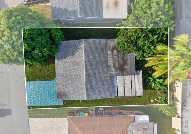 Photo 3 of Single family home for sale at 6102 Nw 69th Avenue, Tamarac, FL 33321 | MLS# B26078032 | Listing updated on 2026-10-10