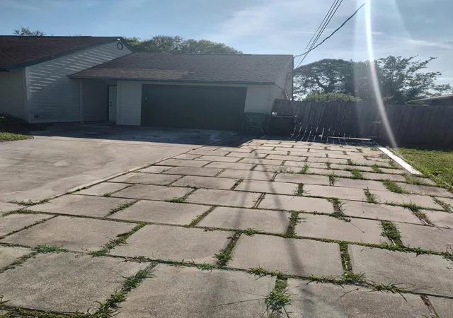 Photo 1 of Single family home for sale at 6105 Birch Dr, Fort Pierce, FL 34982 | MLS# B26078066 | Listing updated on 2026-10-10