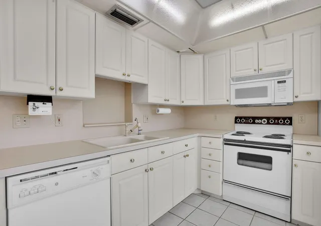 Photo 3 of Condo for sale at 3002 Portofino Isle #M3, Coconut Creek, FL 33066 | MLS# B26078077 | Listing updated on 2026-10-03