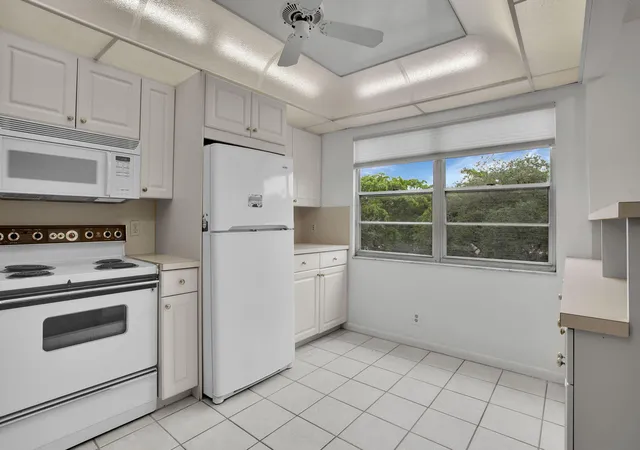 Photo 3 of Condo for sale at 3002 Portofino Isle #M3, Coconut Creek, FL 33066 | MLS# B26078077 | Listing updated on 2026-10-03