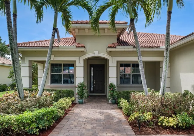Photo 3 of Sale Pending at 6756 Osage Cir, West Palm Beach, FL 33413 | MLS# B26078082 | Listing updated on 2026-10-10