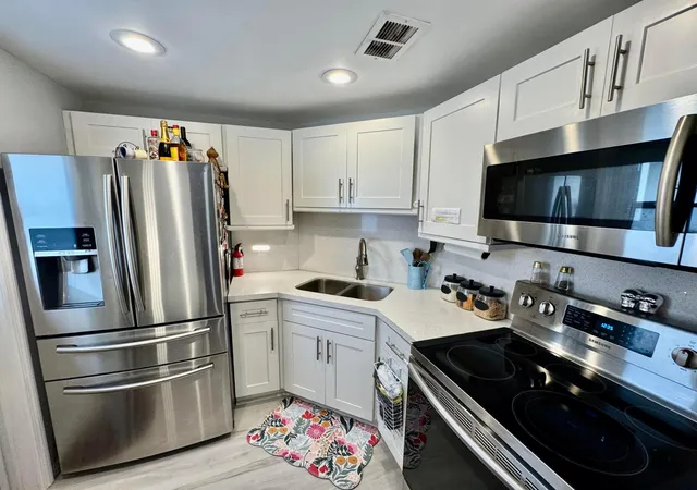 Photo 3 of Condo for sale at 960 Crystal Lake #206, Deerfield Beach, FL 33064 | MLS# B26078101 | Listing updated on 2026-10-10