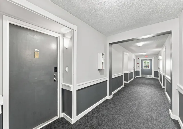 Listing Photo 4 - Condo for sale in building located at 3101 Oakland Shores Dr, Oakland Park, FL 33309 - Unit #H210