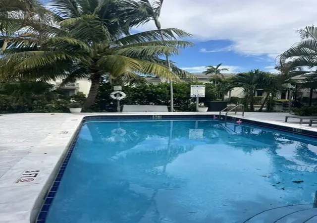 Photo 3 of Townhouse for sale at 643 Kensington Pl #643, Wilton Manors, FL 33305 | MLS# B26078233 | Listing updated on 2026-10-09