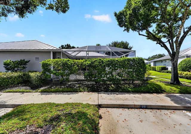 Photo 2 of Single family home for sale at 1555 Sw Waterfall Blvd, Palm City, FL 34990 | MLS# B26078254 | Listing updated on 2026-10-09