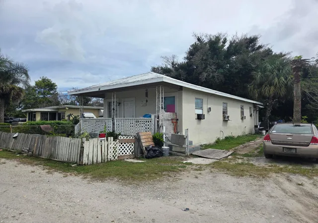 Multi family home for sale at 918 N 10th Street, Fort Pierce, FL 34950 | MLS# B26078273