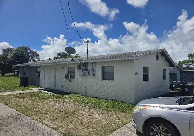 Multi family home for sale at 1205 Ave L, Fort Pierce, FL 34950 | MLS# B26078277