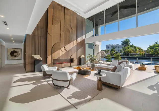 Photo 3 of Mansion for sale at 414 Royal Plz Dr, Fort Lauderdale, FL 33301 | MLS# B26078323 | Listing updated on 2026-10-07