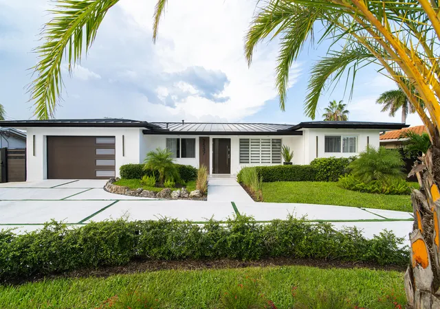 Photo 1 of Single family home for sale at 2537 SE 10th Court, Pompano Beach, FL 33062 | MLS# B26078440 | Listing updated on 2026-10-10