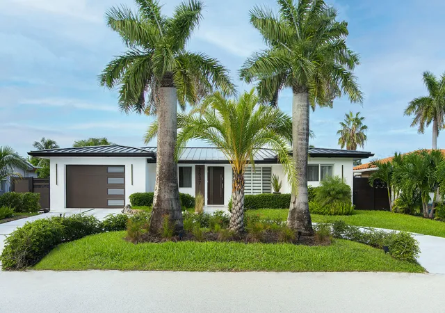 Photo 2 of Single family home for sale at 2537 SE 10th Court, Pompano Beach, FL 33062 | MLS# B26078440 | Listing updated on 2026-10-10