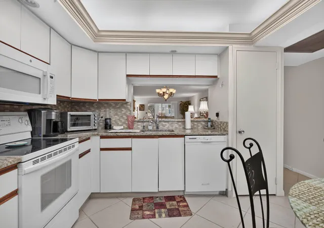 Listing Photo 4 - Condo for sale in building located at 1804 Eleuthera Pt, Coconut Creek, FL 33066 - Unit #A1