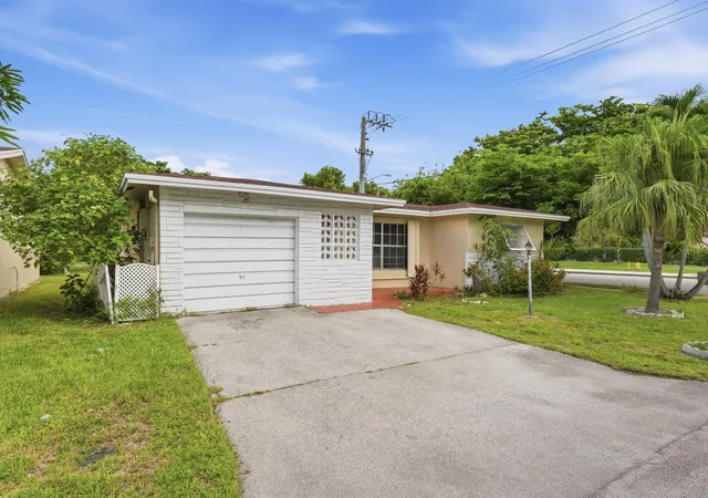 Photo 2 of Single family home for sale at 901 Nw 48th Place, Deerfield Beach, FL 33064 | MLS# B26078469 | Listing updated on 2026-10-01