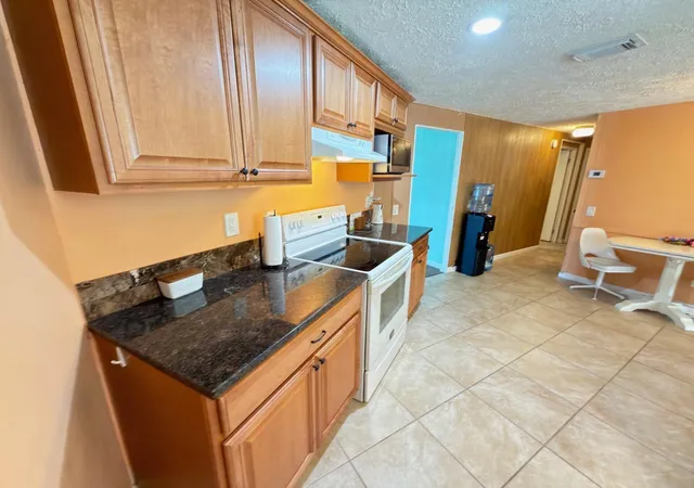 Photo 4 of Manufactured home for sale at 7337 SE Swan Ave, Hobe Sound, FL 33455 | MLS# B26078489 | Listing updated on 2026-10-10