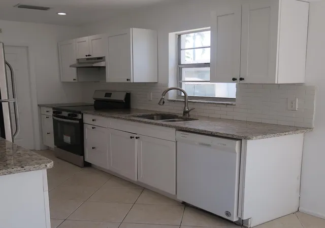 Photo 4 of Single family home for sale at 9052 Melody Rd, Lake Worth, FL 33467 | MLS# B26078549 | Listing updated on 2026-10-08
