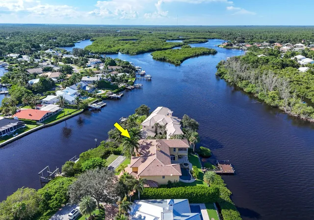 Photo 3 of Mansion for sale at 18519 Se Palm Is Ln, Jupiter, FL 33458 | MLS# B26078578 | Listing updated on 2026-10-09