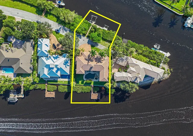 Photo 3 of Single family home for sale at 18519 SE Palm Is Ln, Jupiter, FL 33458 | MLS# B26078578 | Listing updated on 2026-10-09