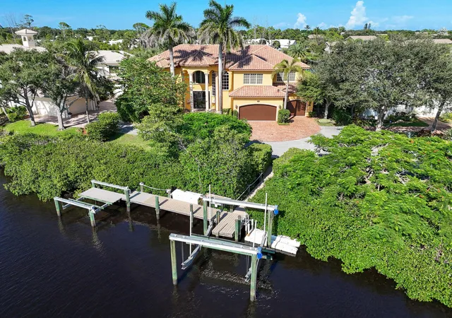 Photo 4 of Single family home for sale at 18519 SE Palm Is Ln, Jupiter, FL 33458 | MLS# B26078578 | Listing updated on 2026-10-09