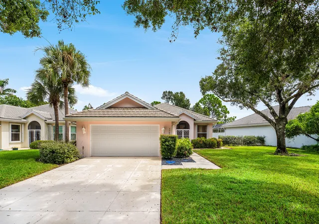 Photo 1 of Single family home for sale at 7708 Se Bay Cedar Cir, Hobe Sound, FL 33455 | MLS# B26078615 | Listing updated on 2026-10-10