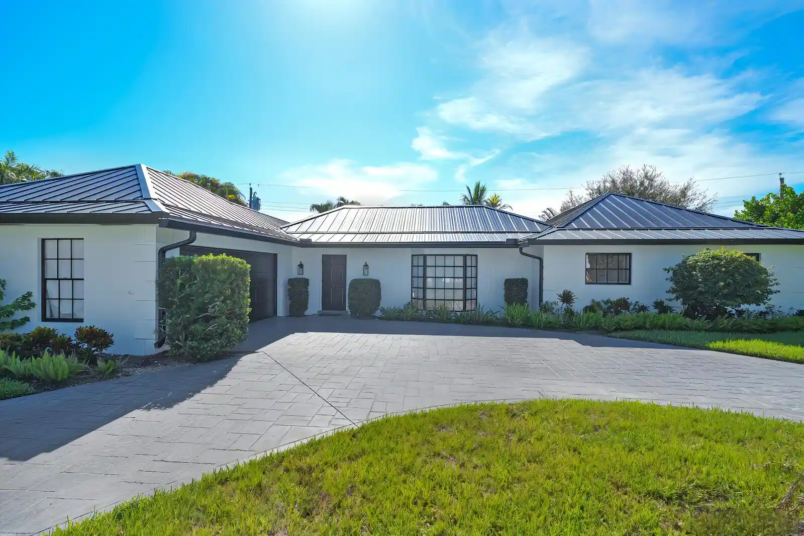 Single family home for sale at 7 SE Paddock Cir, Jupiter, FL 33469 | MLS# B26078640