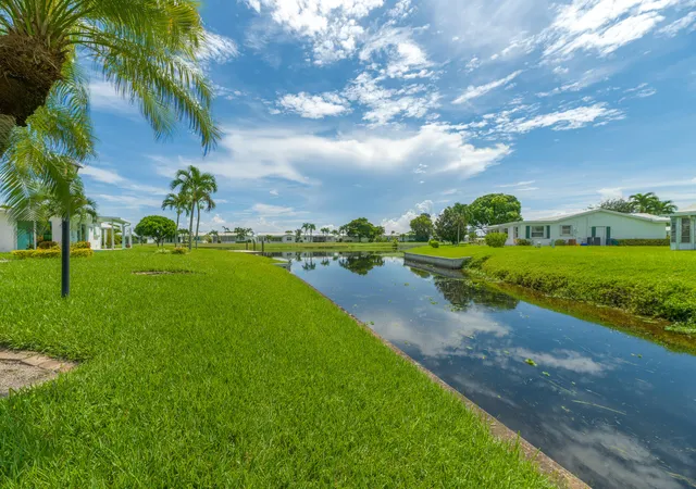 Photo 3 of Sale Pending at 118 Sw 15th Court, Boynton Beach, FL 33426 | MLS# B26078653 | Listing updated on 2026-10-10