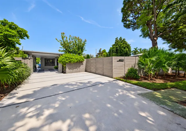 Photo 4 of Single family home for sale at 4850 NE 5th Avenue, Fort Lauderdale, FL 33334 | MLS# B26078675 | Listing updated on 2026-09-29