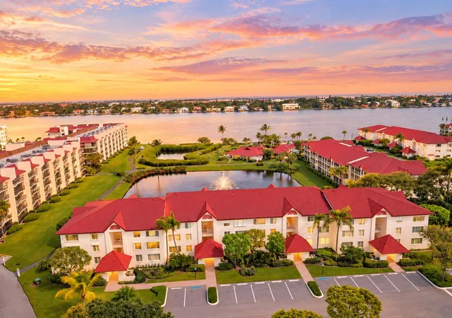 Photo 1 of Condo for sale at 102 Half Moon Cir #F2, Hypoluxo, FL 33462 | MLS# B26078679 | Listing updated on 2026-10-07