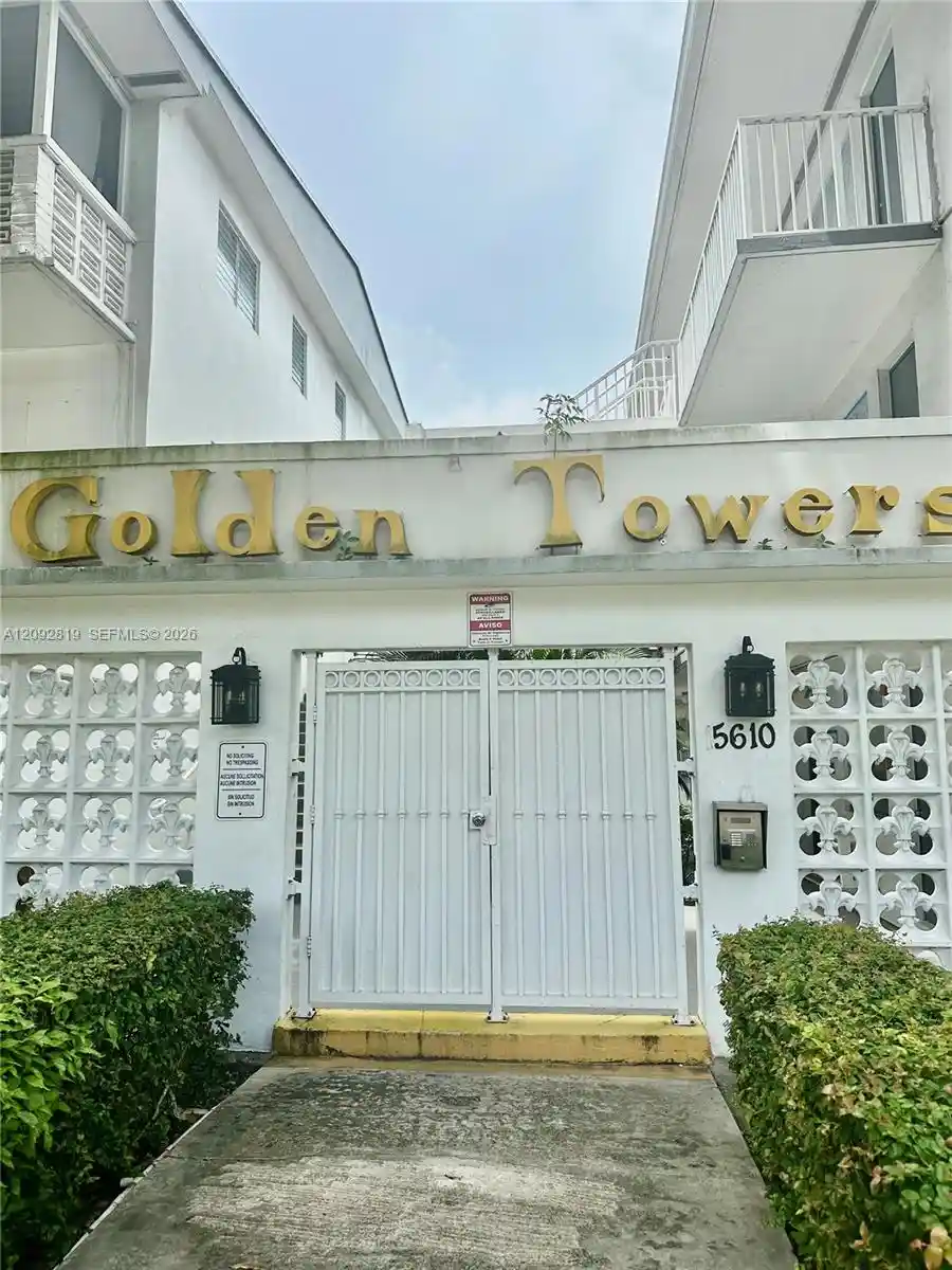 Listing Photo 1 - Condo for sale in 15600 Ne 6Th Ave located at 15600 Ne 6Th Ave, Miami, FL 33162 - Unit #39A