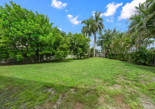 Photo 3 of Single family home for sale at 117 Hemingway Ct, Royal Palm Beach, FL 33411 | MLS# B26078728 | Listing updated on 2026-09-30