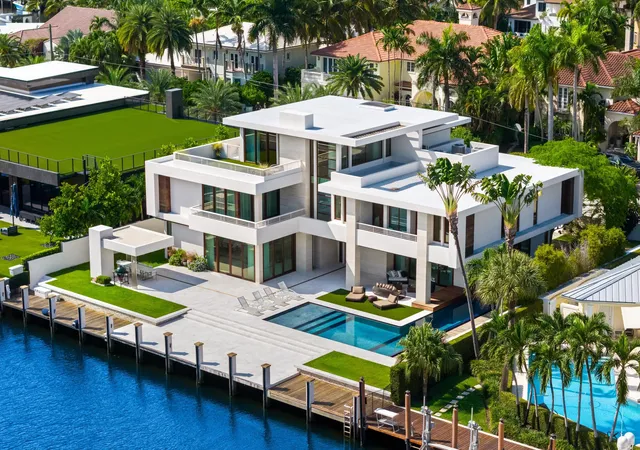 Photo 2 of Mansion for sale at 10 Pelican Dr, Fort Lauderdale, FL 33301 | MLS# B26078792 | Listing updated on 2026-10-08