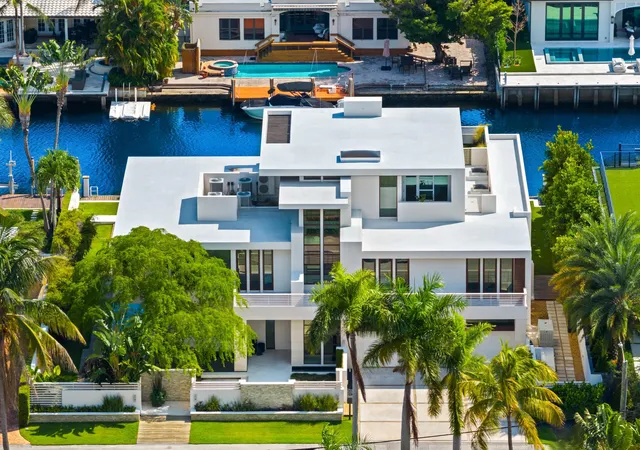 Photo 3 of Mansion for sale at 10 Pelican Dr, Fort Lauderdale, FL 33301 | MLS# B26078792 | Listing updated on 2026-10-08