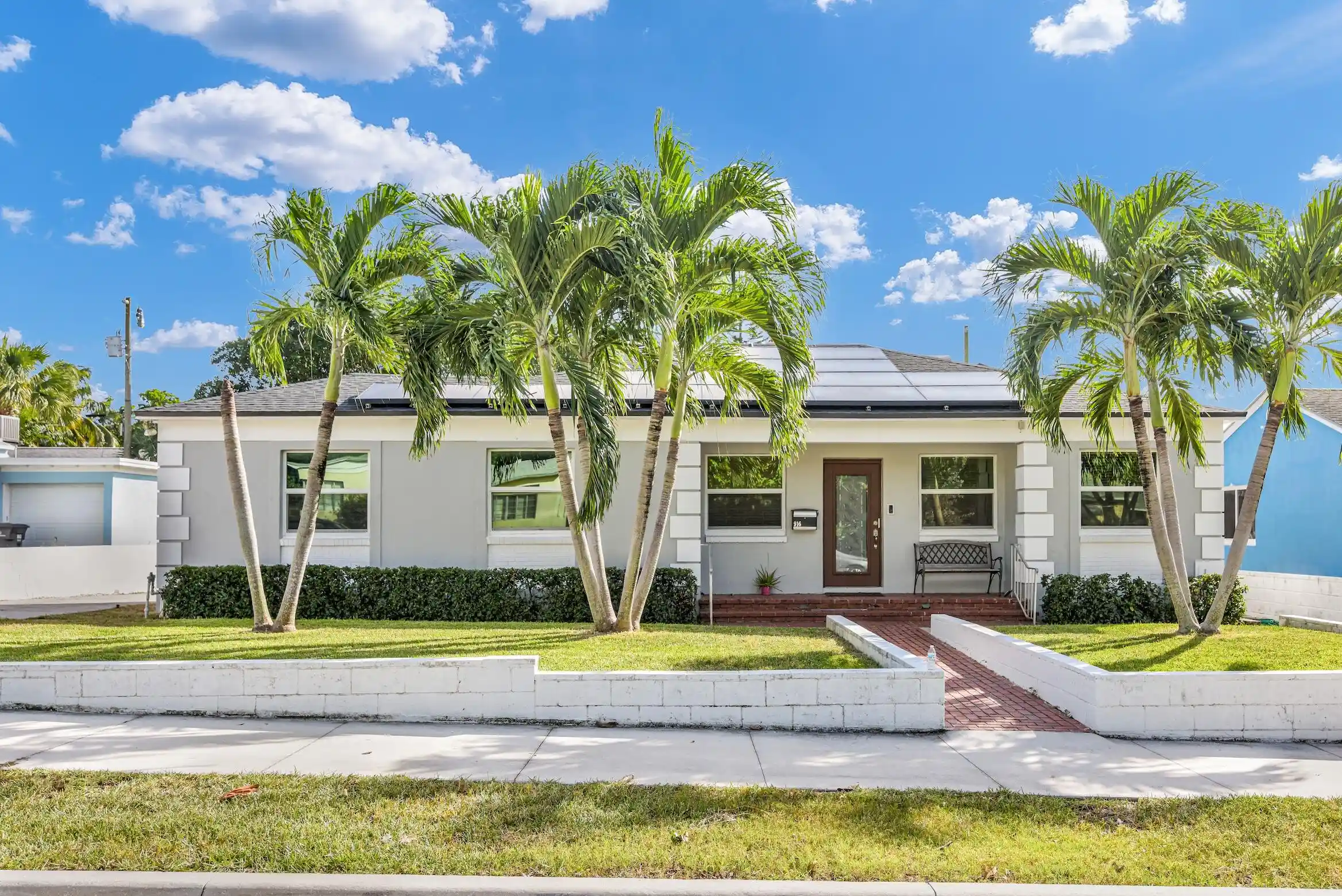 Photo 1 of Single family home for sale at 916 31st Street, West Palm Beach, FL 33407 | MLS# B26078806 | Listing updated on 2026-10-27