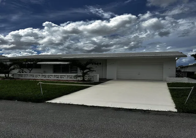 Photo 3 of Single family home for sale at 7009 Nw 66th Terrace, Tamarac, FL 33321 | MLS# B26078875 | Listing updated on 2026-10-10