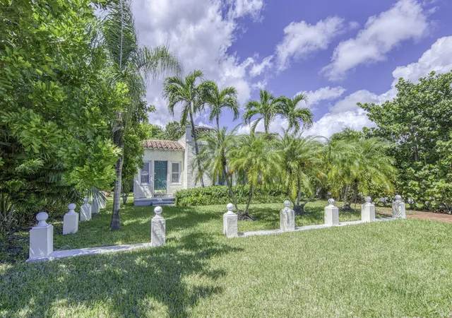 Photo 1 of Single family home for sale at 411 S Federal Hwy, Lake Worth Beach, FL 33460 | MLS# B26078897 | Listing updated on 2026-10-10