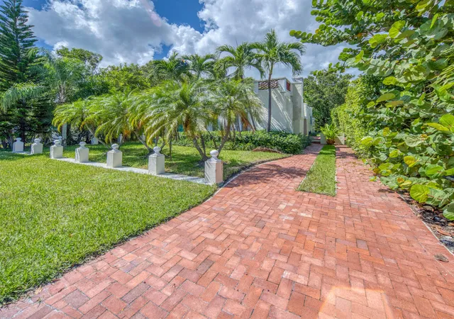 Photo 2 of Single family home for sale at 411 S Federal Hwy, Lake Worth Beach, FL 33460 | MLS# B26078897 | Listing updated on 2026-10-10