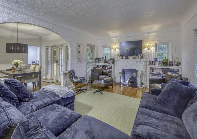 Photo 4 of Single family home for sale at 411 S Federal Hwy, Lake Worth Beach, FL 33460 | MLS# B26078897 | Listing updated on 2026-10-10