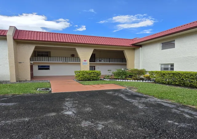 Photo 2 of Condo for sale at 319 Lake Frances Dr, West Palm Beach, FL 33411 | MLS# B26078975 | Listing updated on 2026-10-09