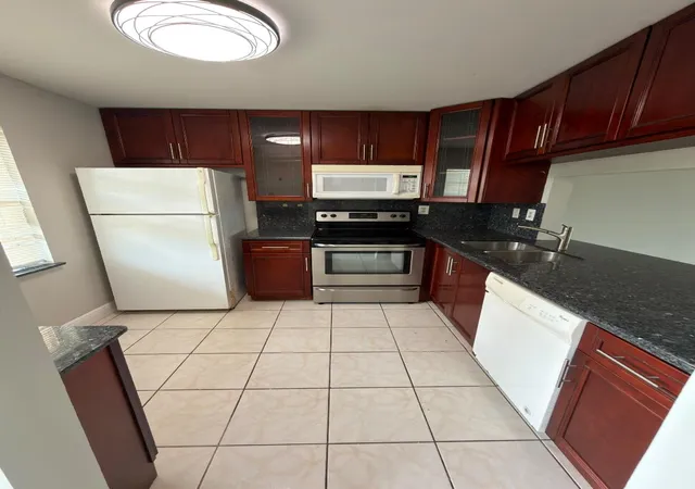 Photo 2 of Sale Pending at 9272 Sw 3rd Street #414, Boca Raton, FL 33428 | MLS# B26078999 | Listing updated on 2026-10-10