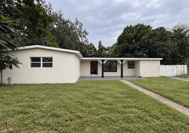 Photo 1 of Single family home for sale at 180 Se Serenata Ct, Port Saint Lucie, FL 34983 | MLS# B26079008 | Listing updated on 2026-09-23