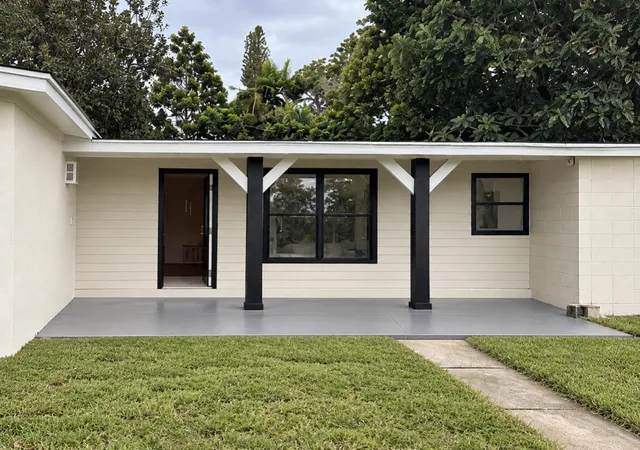 Photo 2 of Single family home for sale at 180 Se Serenata Ct, Port Saint Lucie, FL 34983 | MLS# B26079008 | Listing updated on 2026-09-23