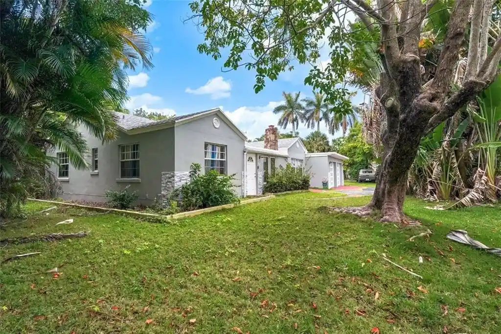 Single family home for sale at 617 Lakeside Harbor, Boynton Beach, FL 33435 | MLS# B26079027