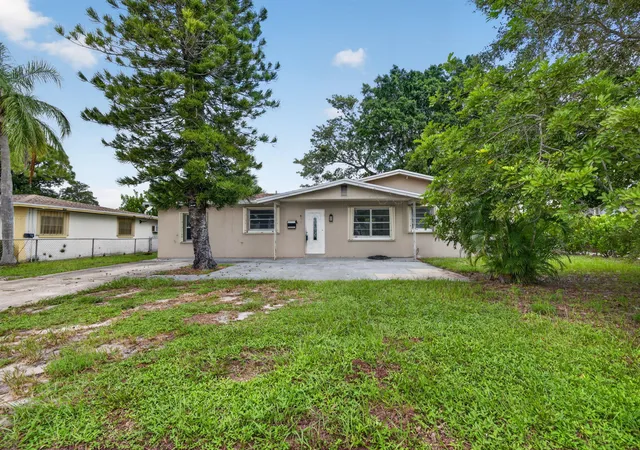 Photo 1 of Single family home for sale at 913 Nw 10th Terrace, Stuart, FL 34994 | MLS# B26079074 | Listing updated on 2026-10-07